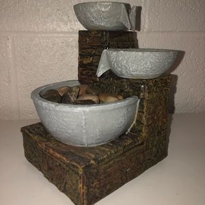 Small desk fountain